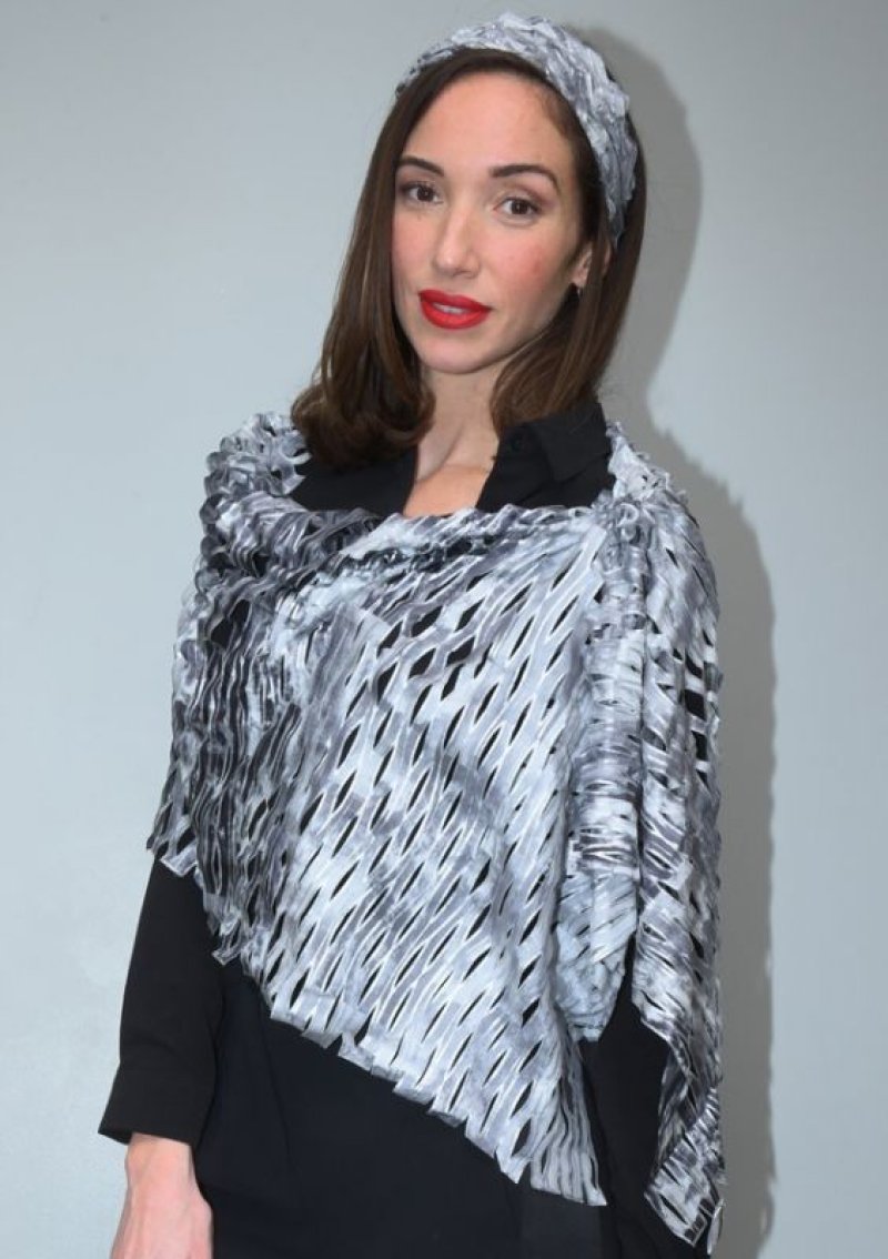 画像1: シルクオンブレ・カットワークスカーフ”テール・ド・シエル(地上の空)" ・モノクローム (1)