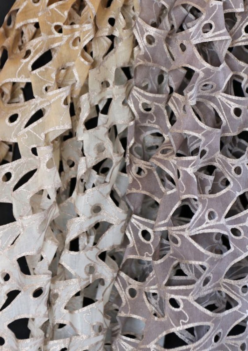 画像3: コットンローンカットワーク・アスコットスカーフ”オリビエ（オリーブの樹）” [手洗いOK] (3)