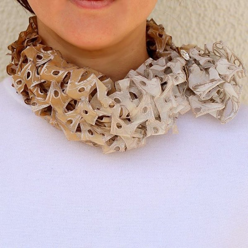 画像2: コットンローンカットワーク・プチスカーフ”オリビエ（オリーブの樹）” [手洗いOK] (2)