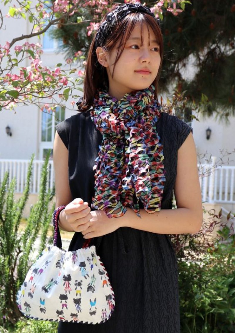 画像2: シルクカットワークスカーフ ”ジャルダン・ド・フルール(Flower Garden)” ・カスケードレインボー (2)