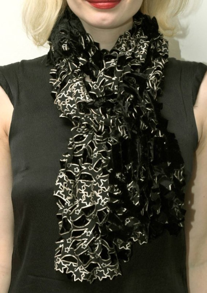 画像1: シルクベルベットスカーフ"エトワール・フィラント（流れ星)"・ブラックシャンパーニュ (1)