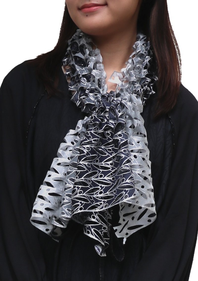 画像1: シルクオンブレ・カットワークアスコットスカーフ”オリビエ(オリーブの樹)" ・ブラックノクチューン (1)