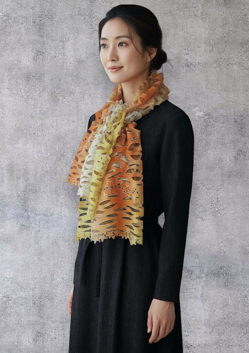 画像2: シルクオンブレ・カットワークアスコットスカーフ ”エトワール・フィラント（流れ星)” (2)