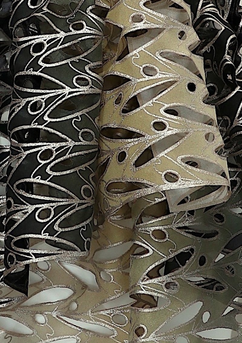 画像2: シルクオンブレ・カットワークアスコットスカーフ”オリビエ(オリーブの樹)" ・ニュートラル (2)