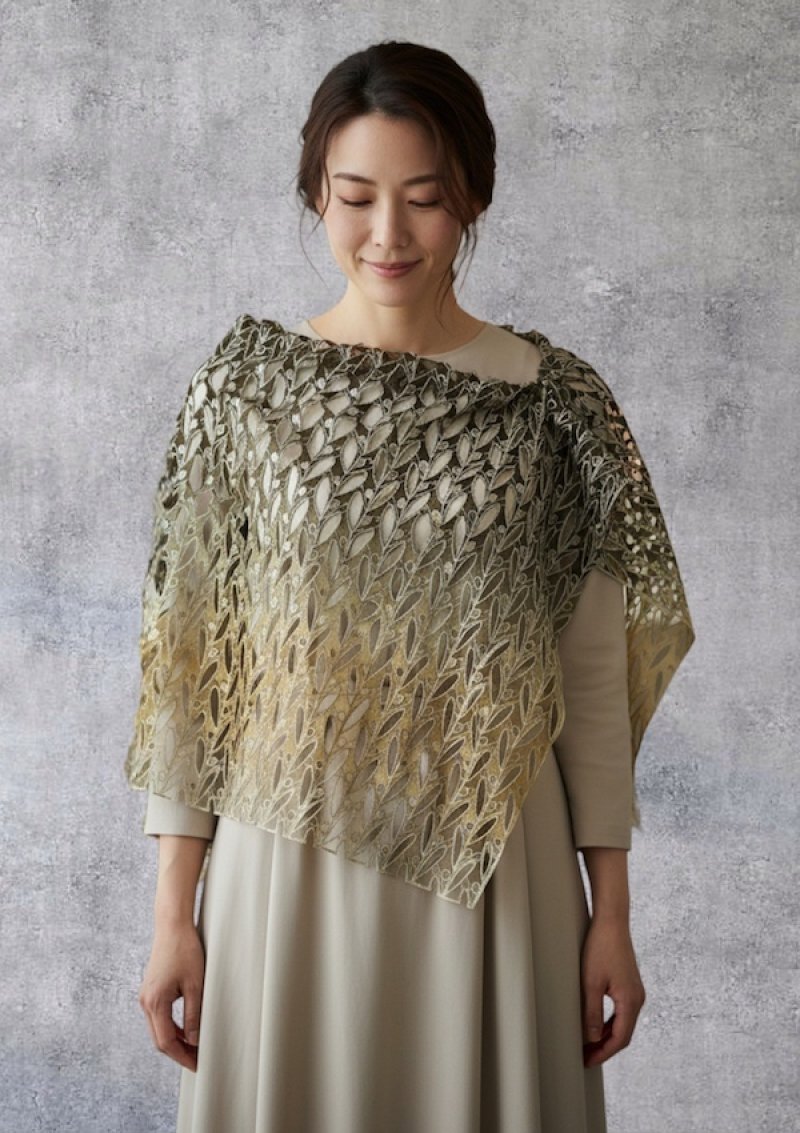 画像3: シルクオンブレ・カットワークアスコットスカーフ”オリビエ(オリーブの樹)" ・ニュートラル (3)