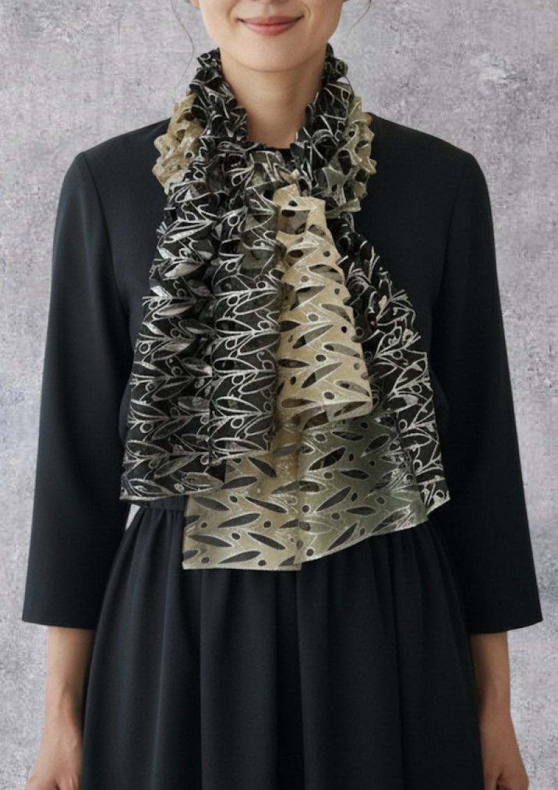 画像1: シルクオンブレ・カットワークアスコットスカーフ”オリビエ(オリーブの樹)" ・ニュートラル (1)