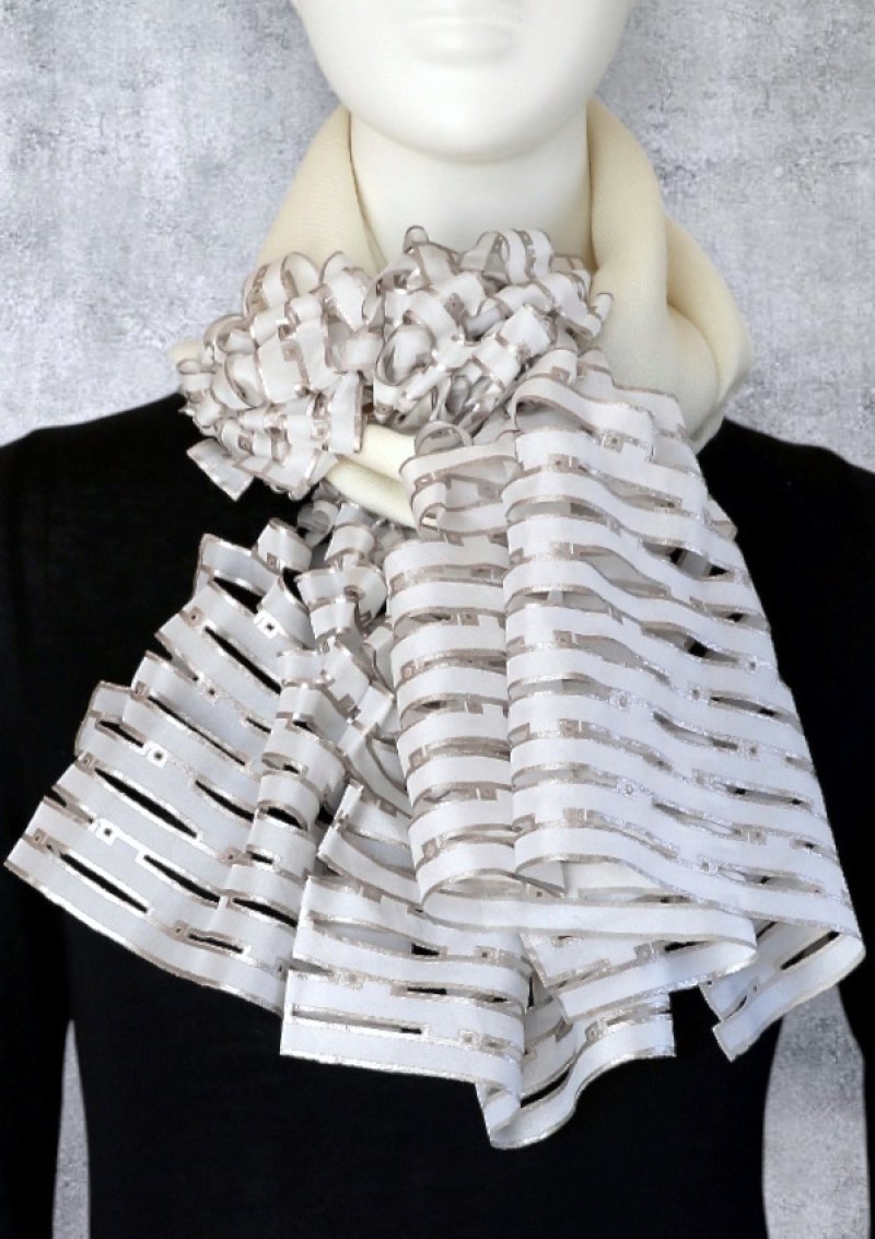 画像2: ウール&シルクスカーフ ”アリュメット（マッチ棒）" ・ホワイトゴールド (2)